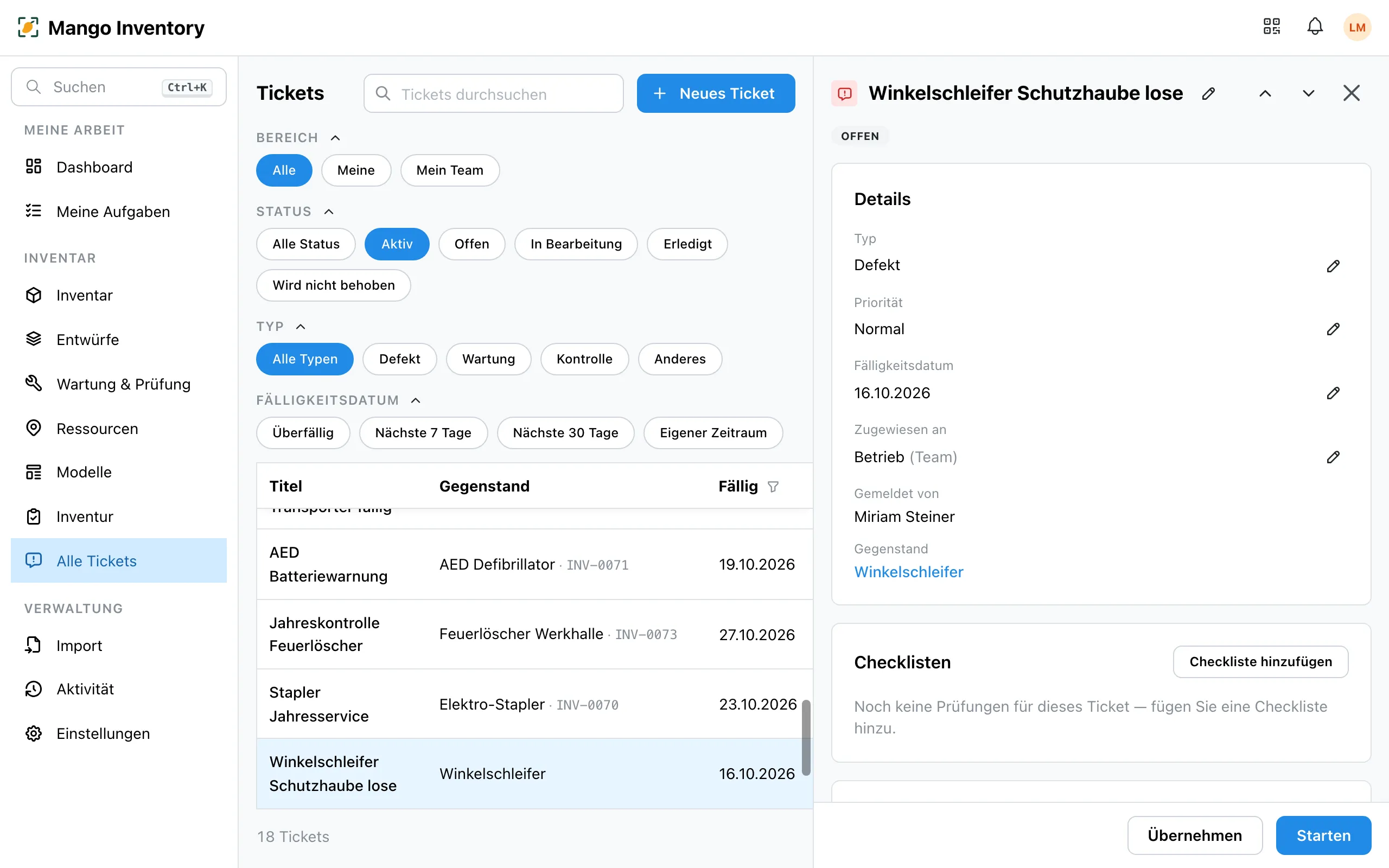 Ein geöffnetes Ticket neben der Ticketliste: Status «Offen», Typ, Priorität, Fälligkeitsdatum, das zuständige Team, der Gegenstand und die Schaltflächen «Übernehmen» und «Starten»
