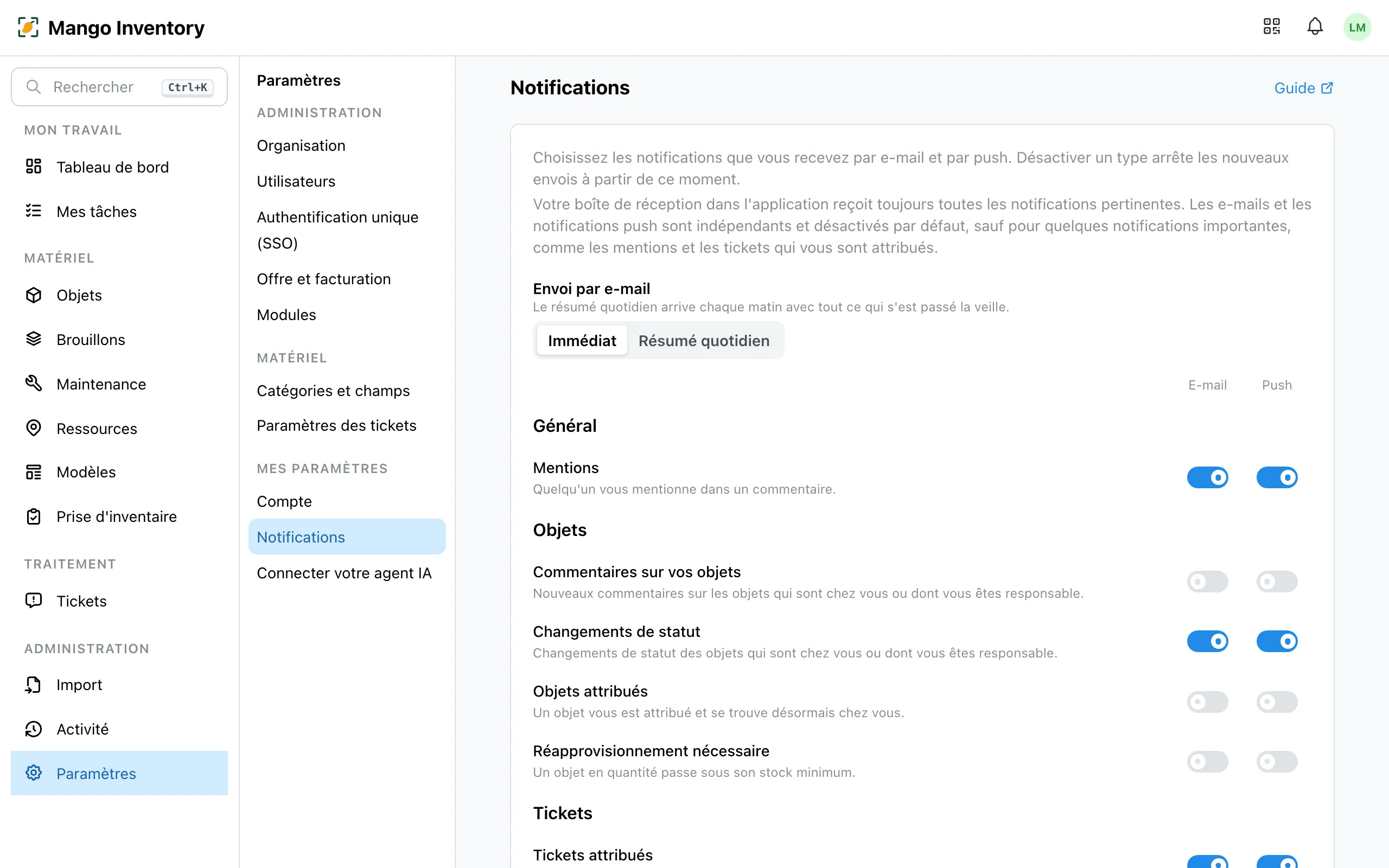 Paramètres des notifications avec les interrupteurs e-mail et push