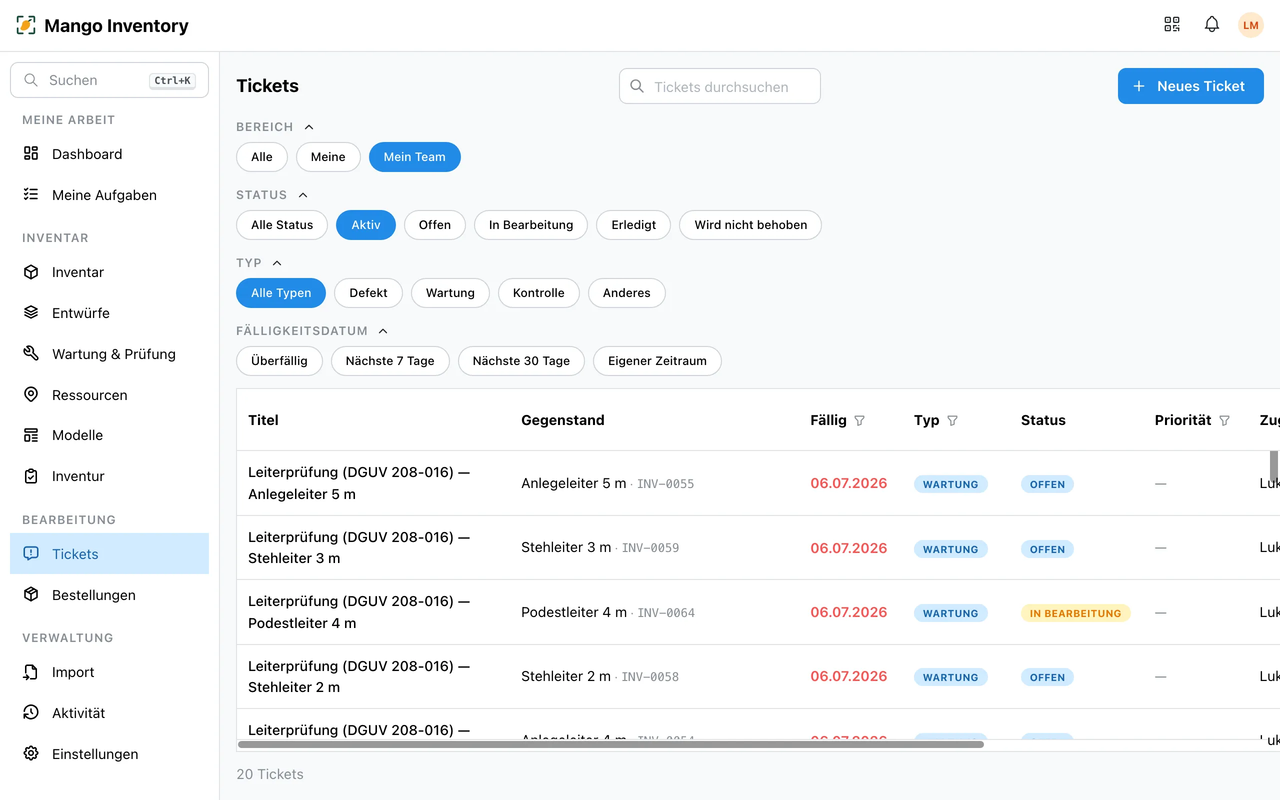 Tickets-Tabelle mit Bereichs-, Status-, Typ- und Fälligkeitsfiltern
