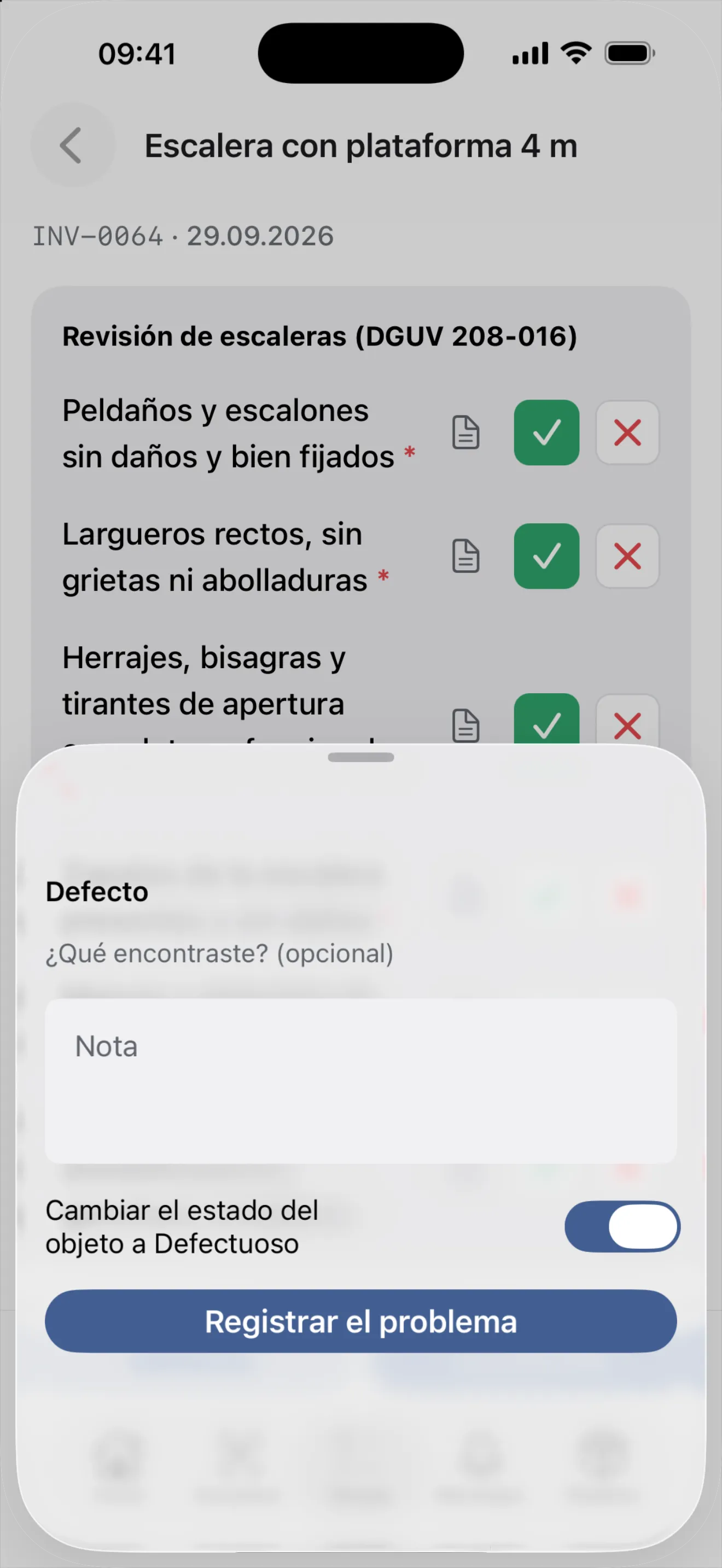 El paso del defecto en el teléfono: el campo de nota, el interruptor «Cambiar el estado del objeto a Defectuoso» y el botón «Registrar el problema»